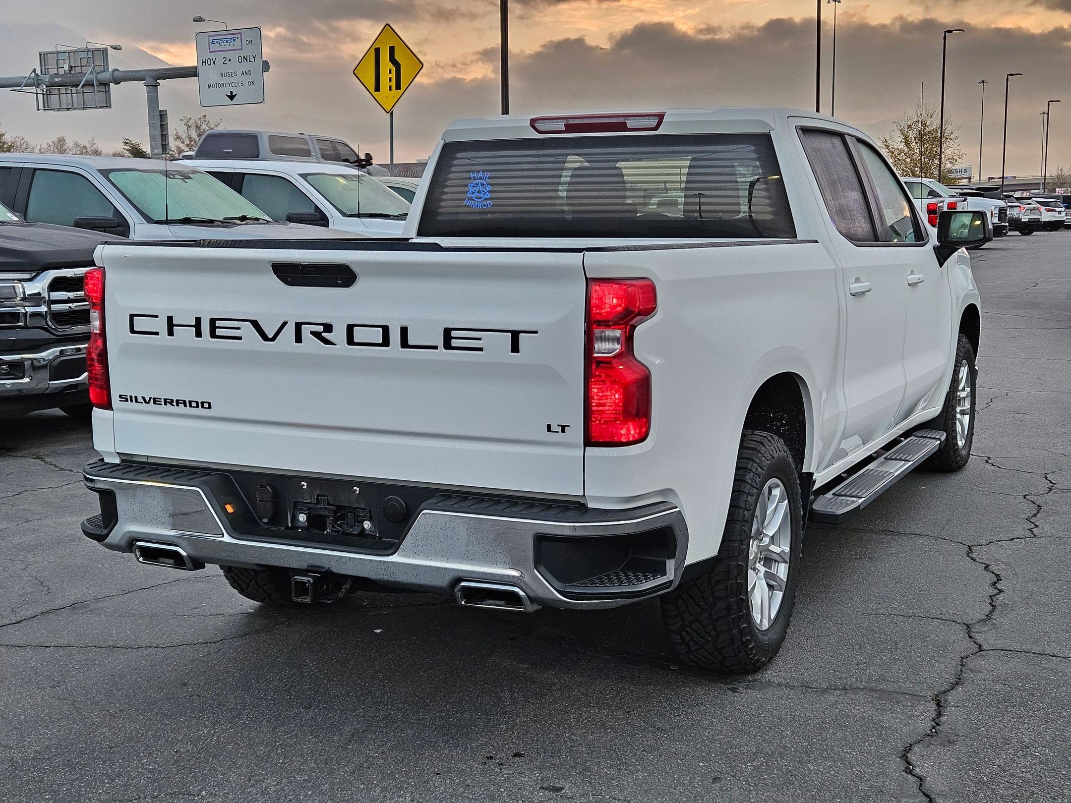 2021 Chevrolet Silverado 1500 LT photo 3