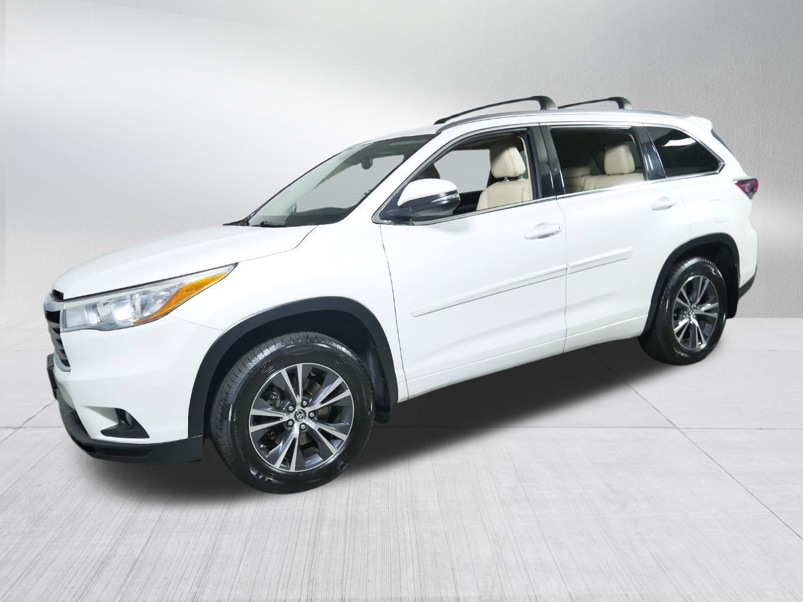 PreOwned 2016 Toyota Highlander XLE Sport Utility in Brooklyn Park 
