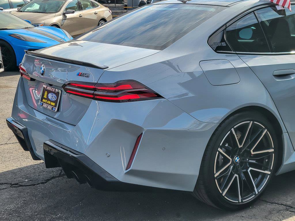2025 BMW M5 - Image 7
