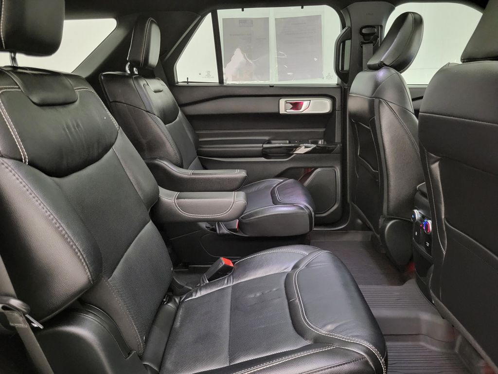 2021 Ford Explorer ST photo 21