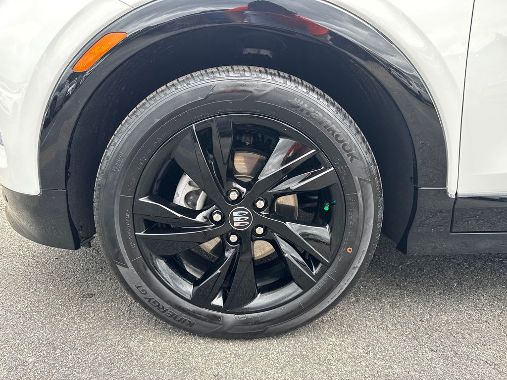 2024 Buick Encore GX Sport Touring photo 9