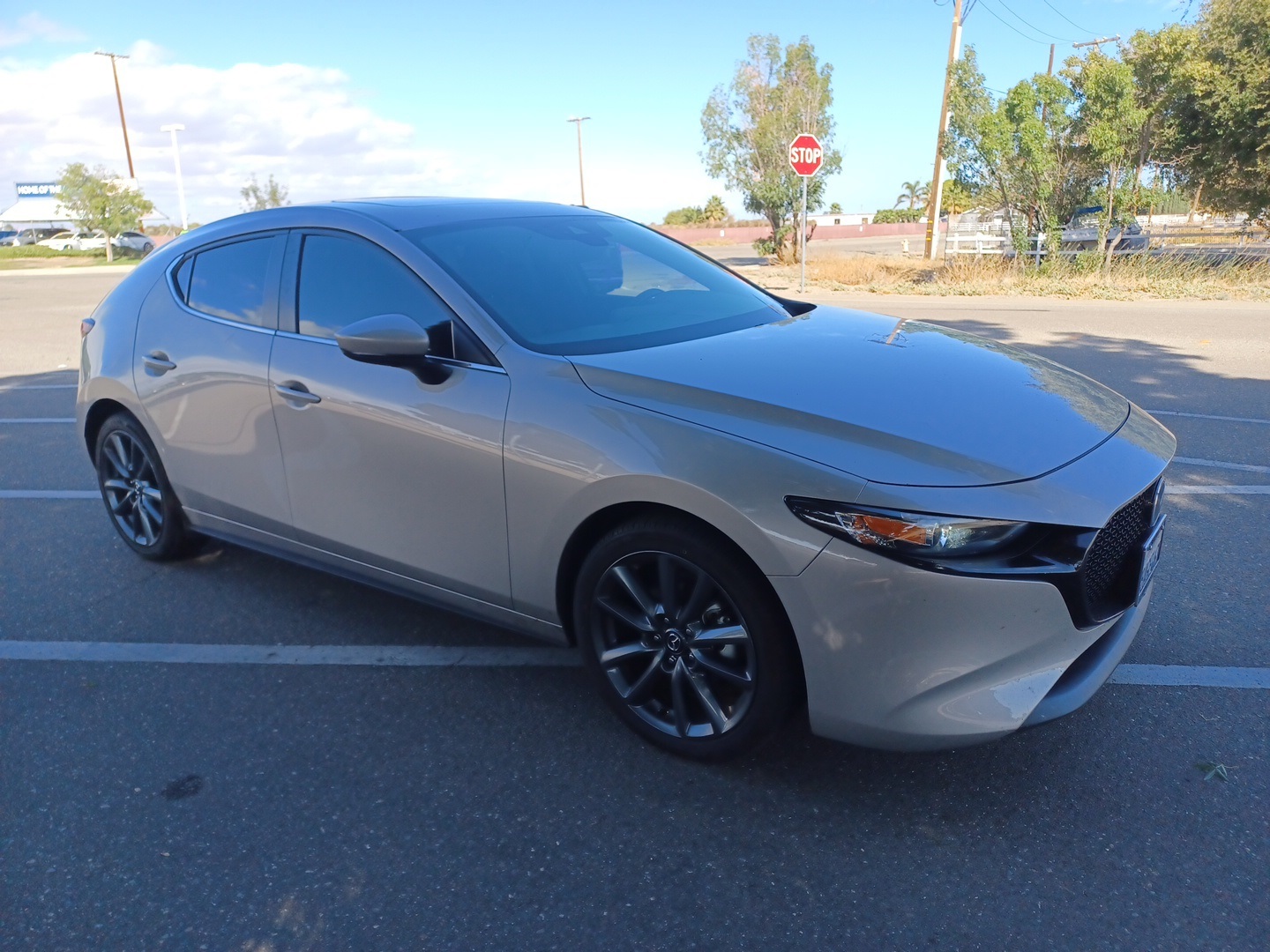 2022 Mazda Mazda3 Preferred photo 3
