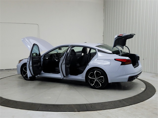 2025 Nissan Altima 2.5 SR photo 13