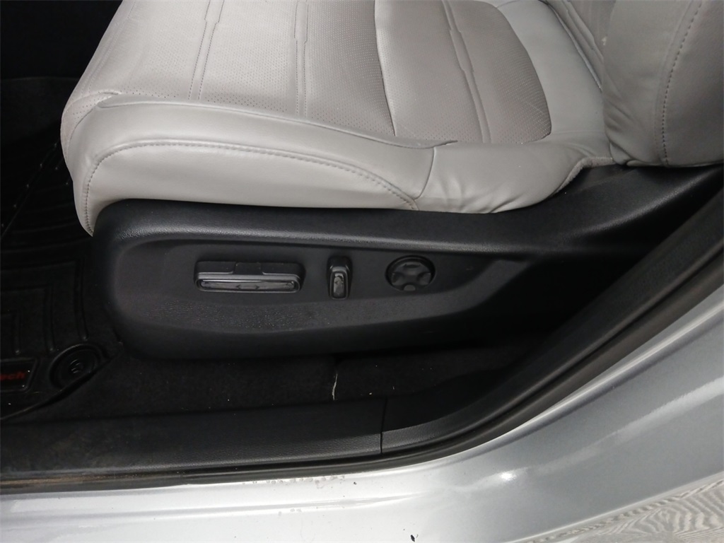2017 Honda CR-V EX-L photo 16