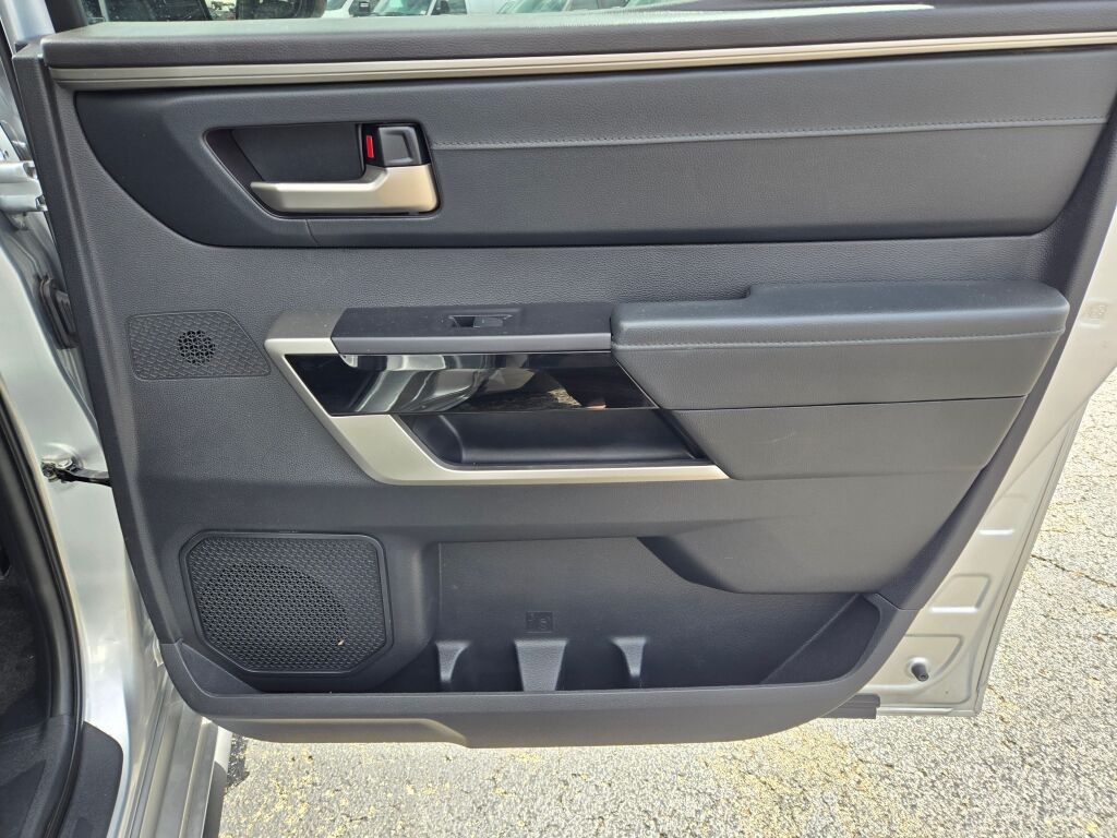 2023 Toyota Tundra Limited photo 9