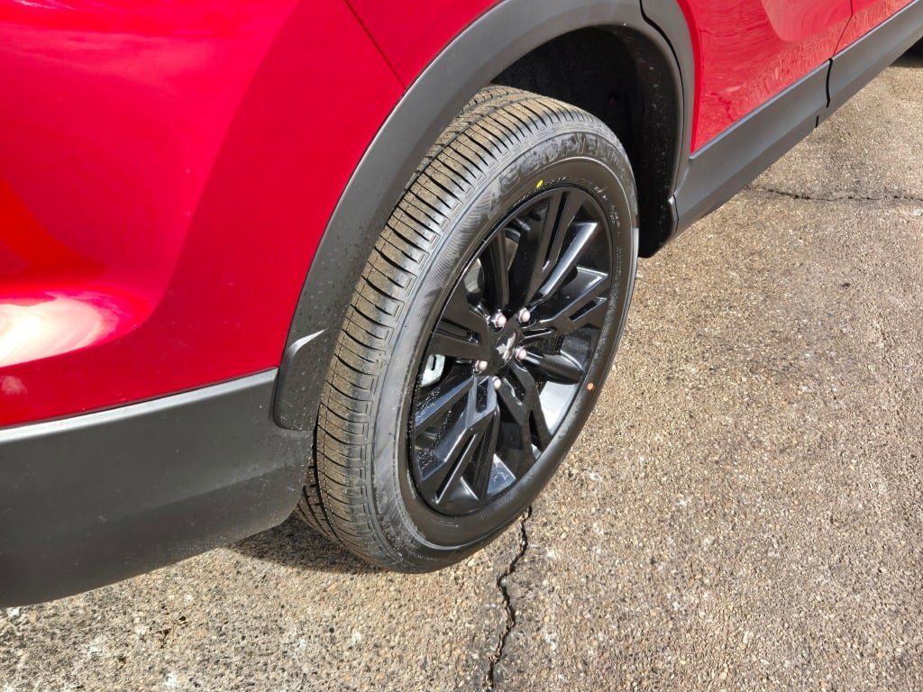 2025 Mitsubishi Eclipse Cross LE photo 5