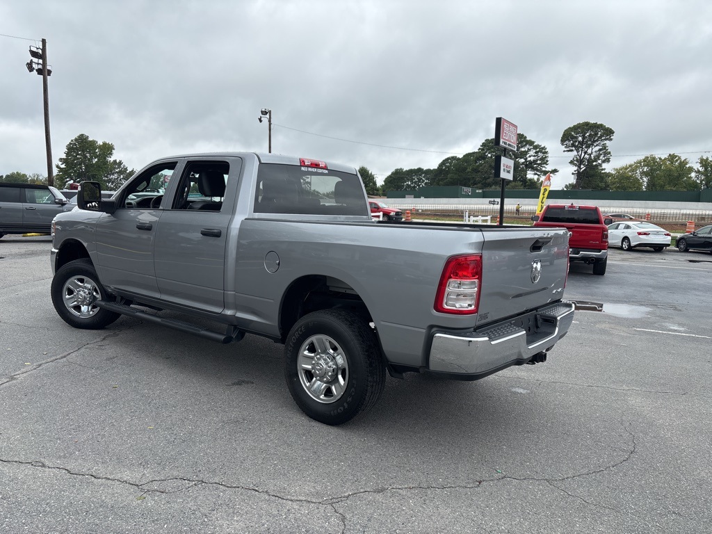 2024 Ram 2500 Tradesman photo 3
