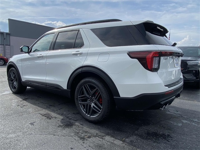 2025 Ford Explorer ST photo 4