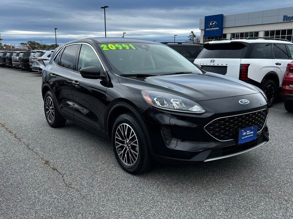 2022 Ford Escape SE's photo