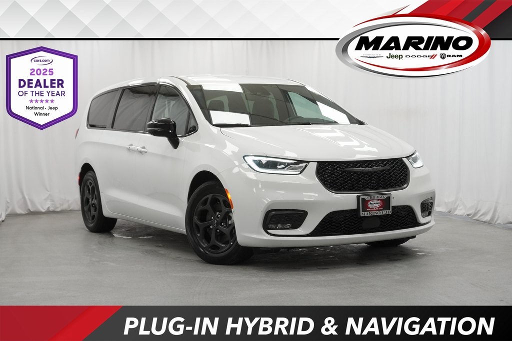 2024 Chrysler Pacifica PHEV Select's photo