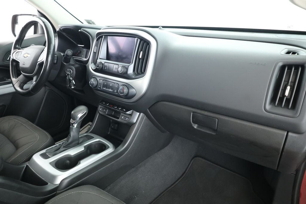 2022 Chevrolet Colorado LT photo 22