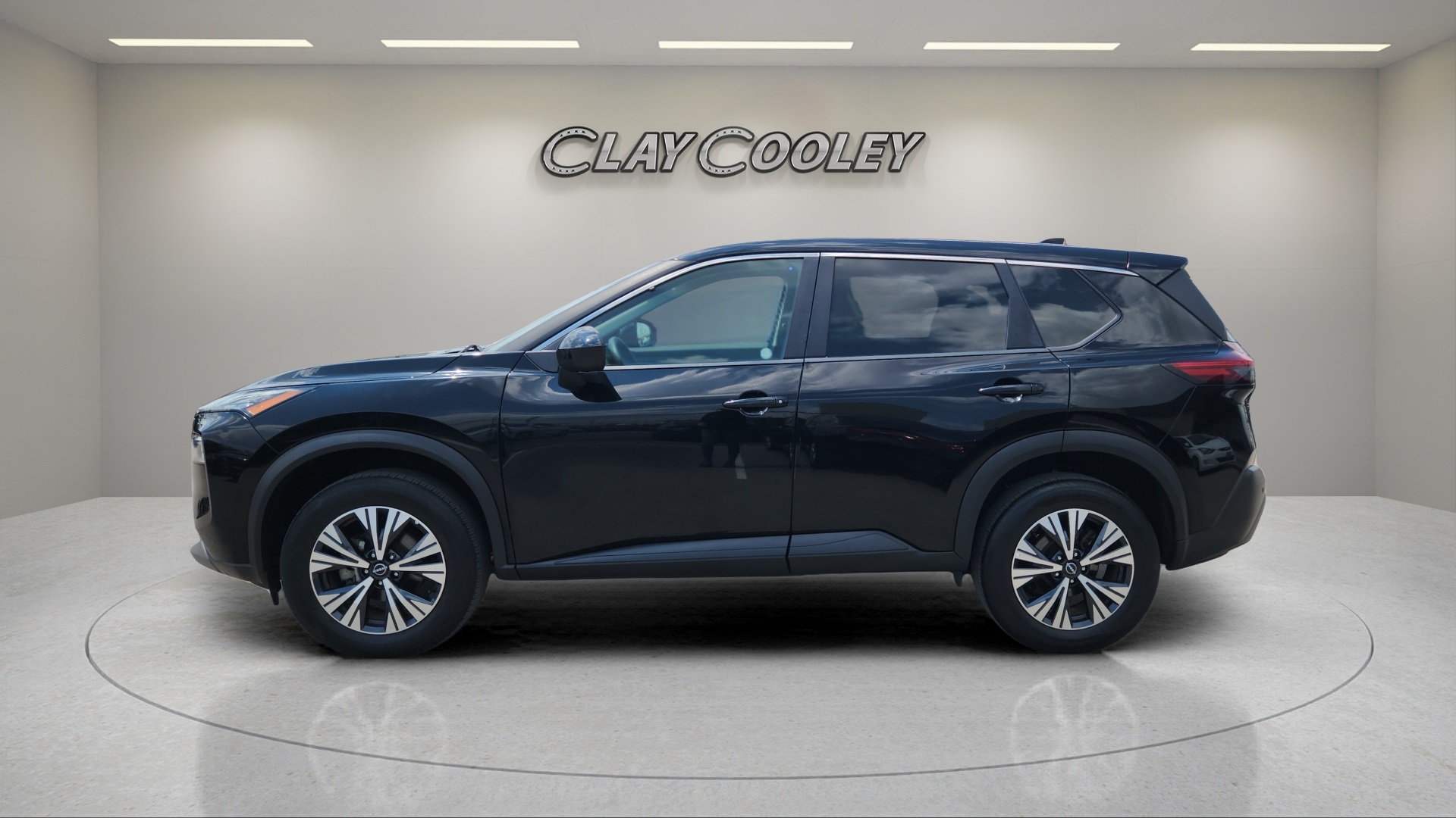 2023 Nissan Rogue SV photo 5