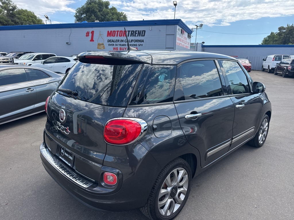 2017 Fiat 500L Lounge photo 2
