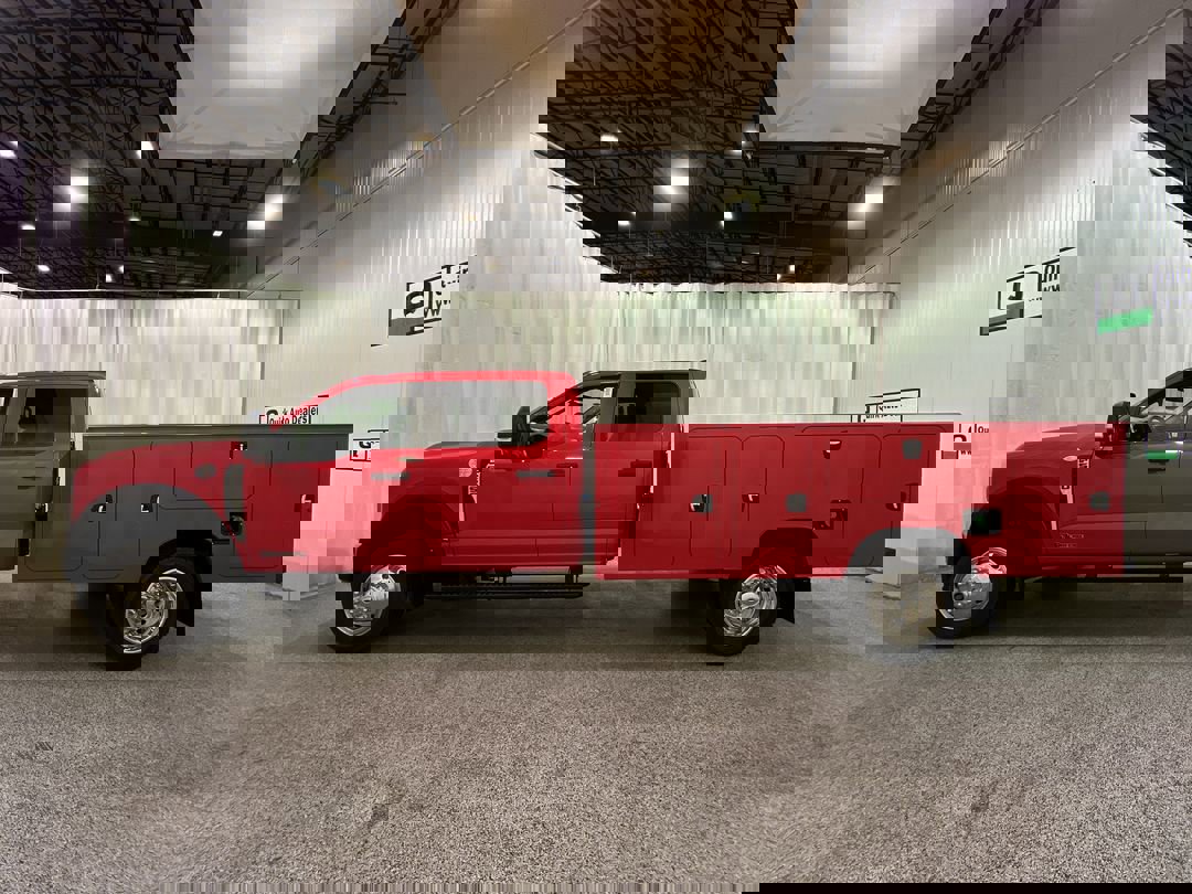 2025 Ford F-550 XL photo 2