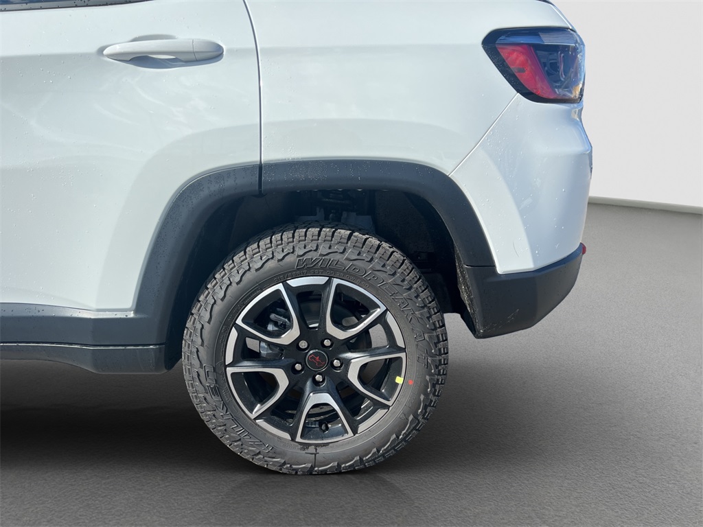 2026 Jeep Compass Trailhawk photo 21