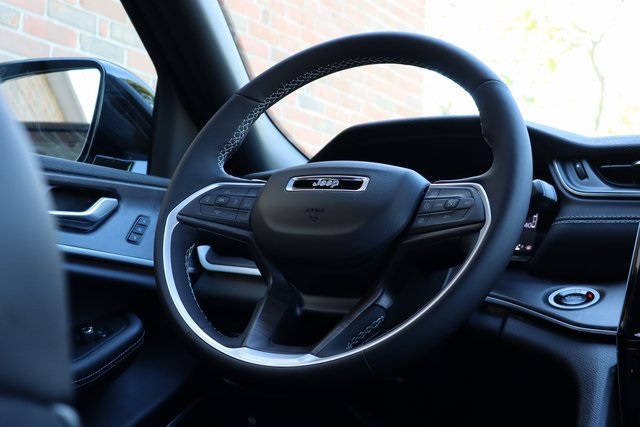 2025 Jeep Grand Cherokee Limited photo 42