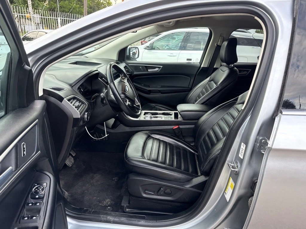 2023 Ford Edge SEL photo 4