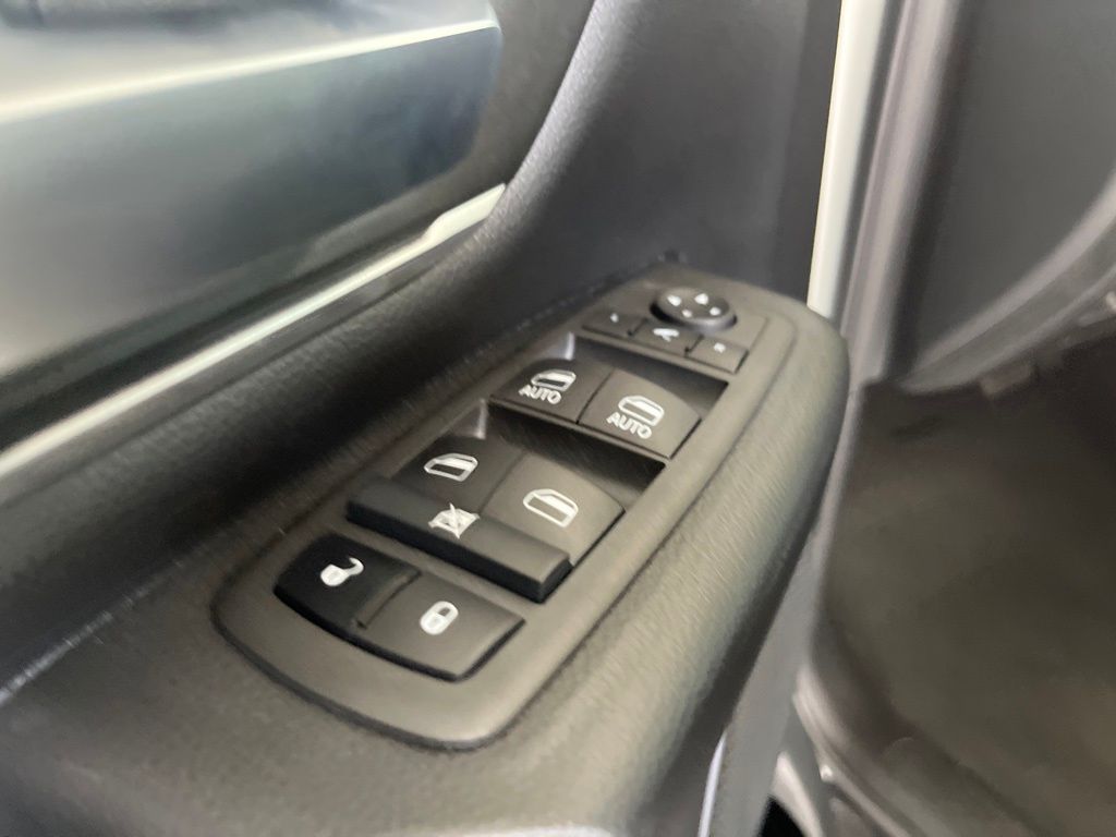 2022 Ram 1500 Big Horn photo 3