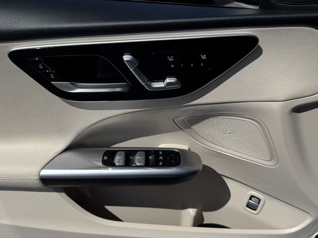 2025 Mercedes Benz C 300 photo 9