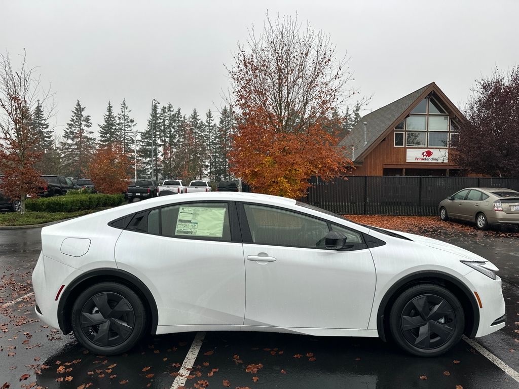 2026 Toyota Prius Plug-in Hybrid SE photo 2