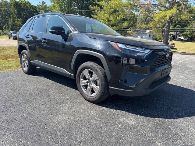 2023 Toyota RAV4 XLE photo 2