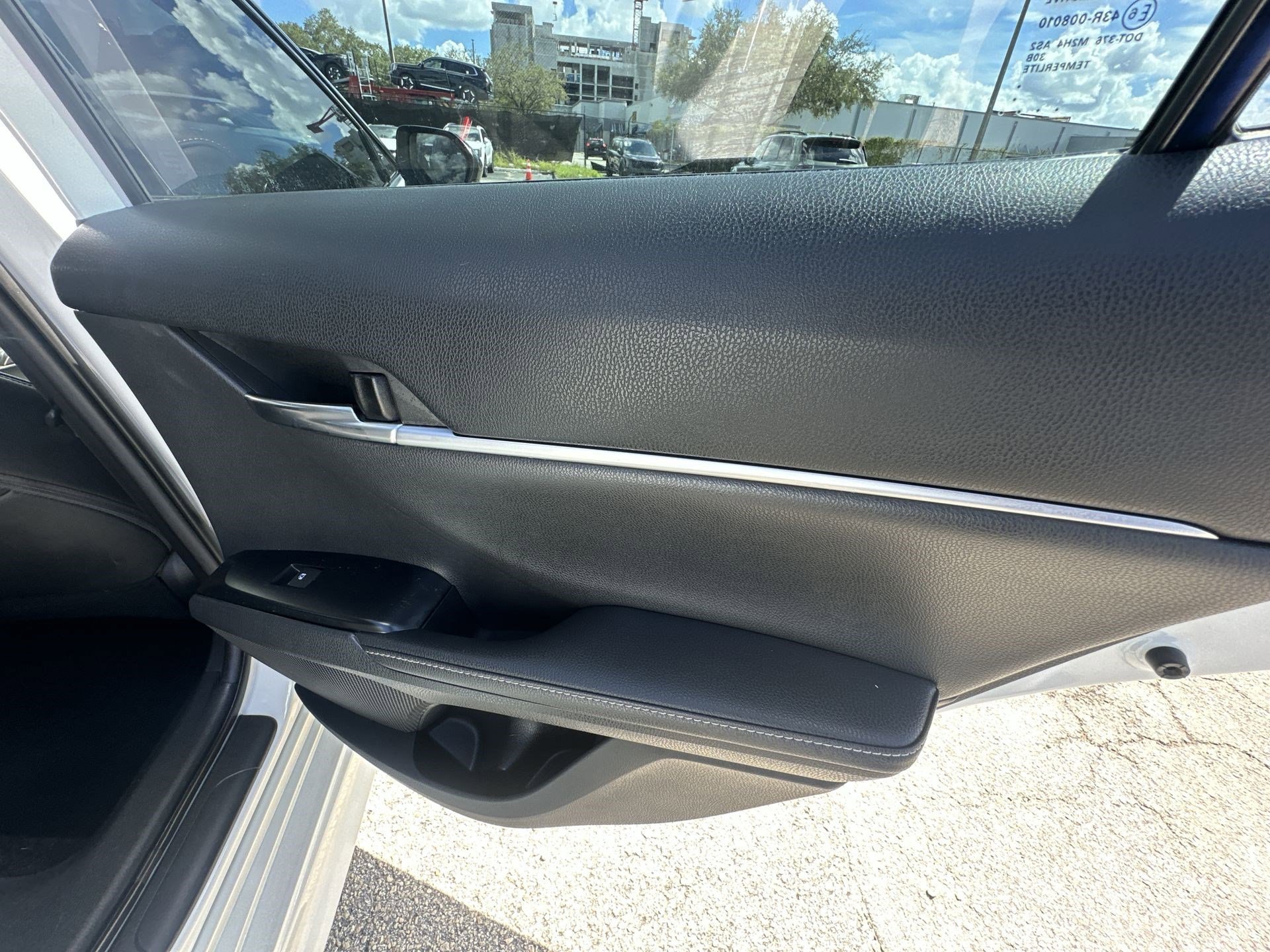 2019 Toyota Camry XSE photo 29