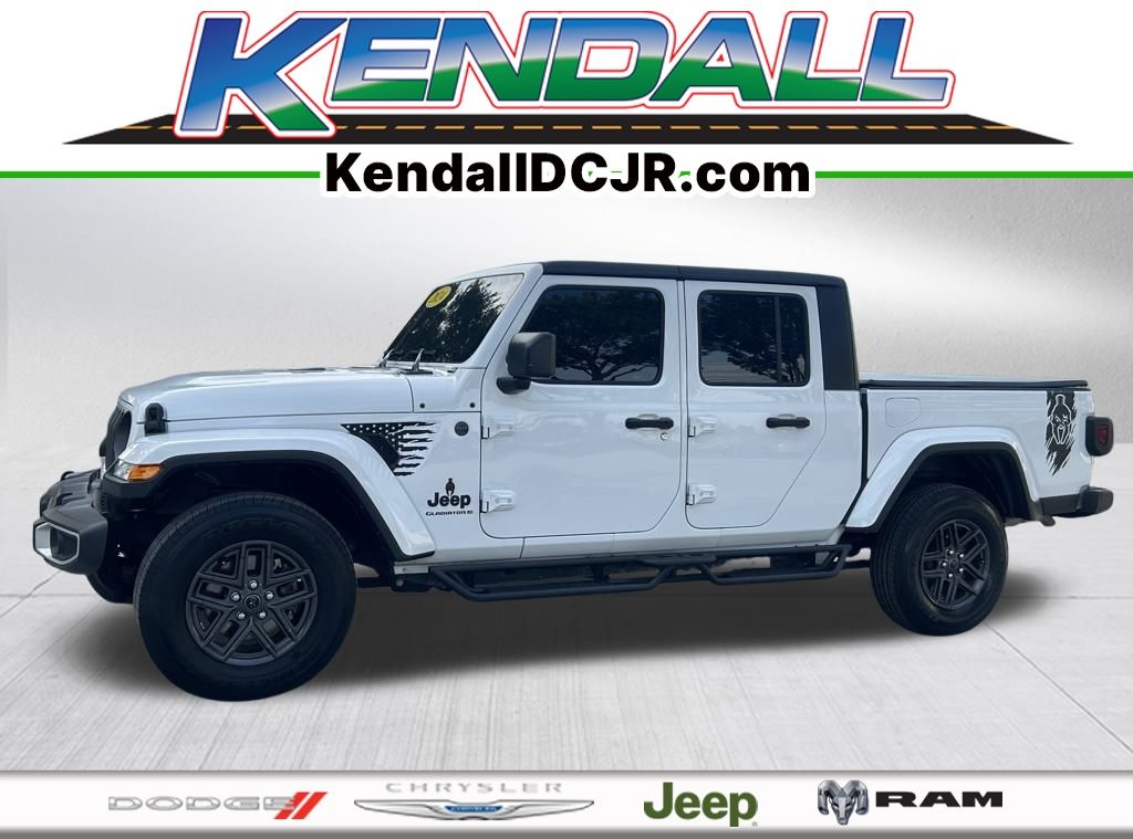 2024 Jeep Gladiator Sport S's photo