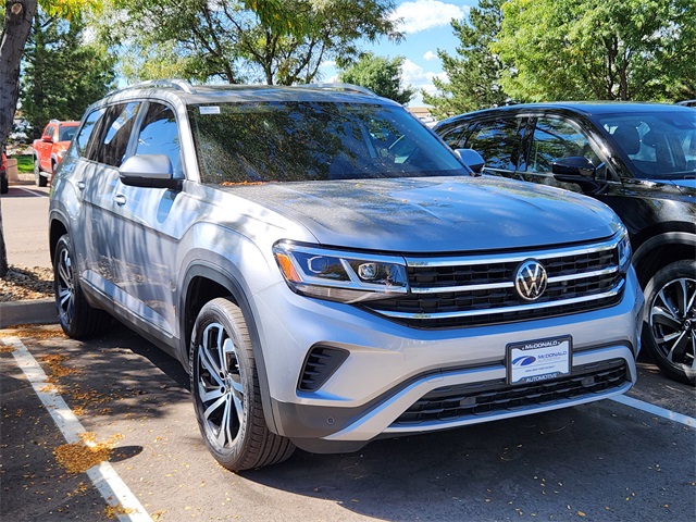 2022 Volkswagen Atlas SEL photo 2