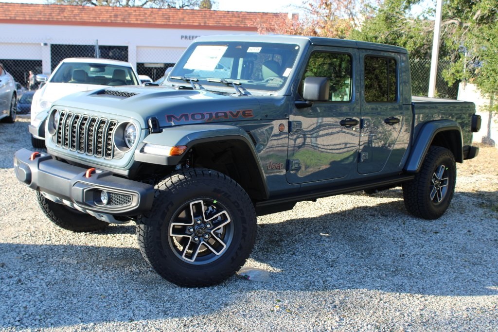 2026 Jeep Gladiator Mojave's photo