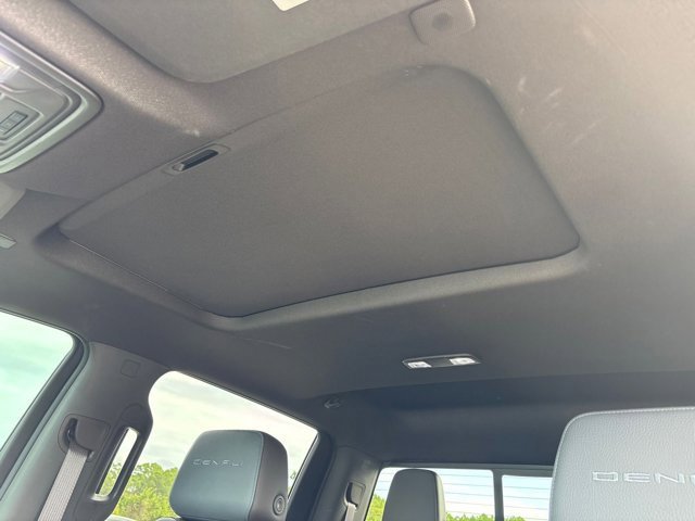 2022 Gmc Sierra 2500 HD Denali photo 2