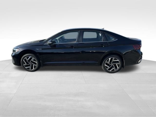 2024 Volkswagen Jetta 1.5T SEL photo 4