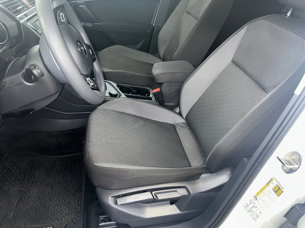 2020 Volkswagen Tiguan S photo 2