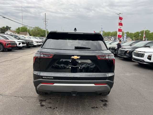 2026 Chevrolet Equinox LT photo 3