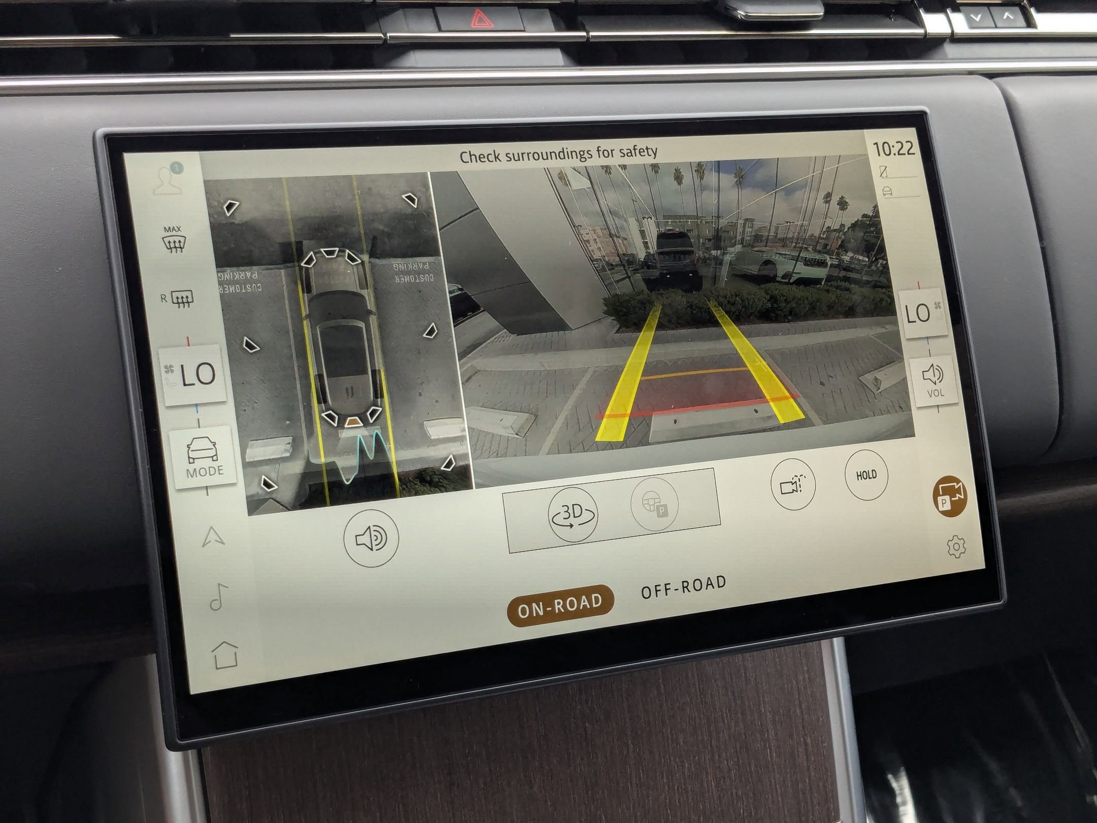2025 Land Rover Range Rover SE photo 13