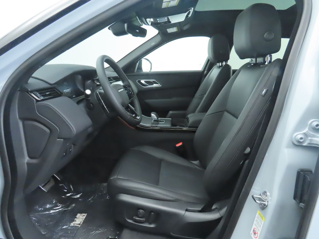 2025 Land Rover Range Rover Velar SE photo 18