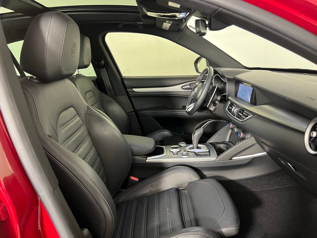 2022 Alfa Romeo Stelvio Ti Sport photo 29
