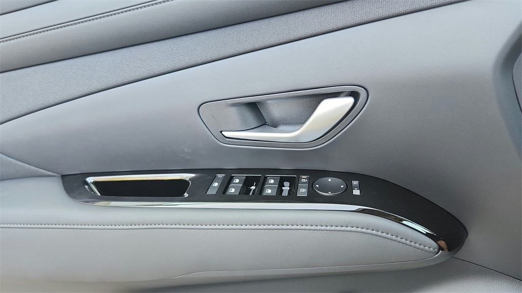2025 Hyundai Tucson Limited photo 23