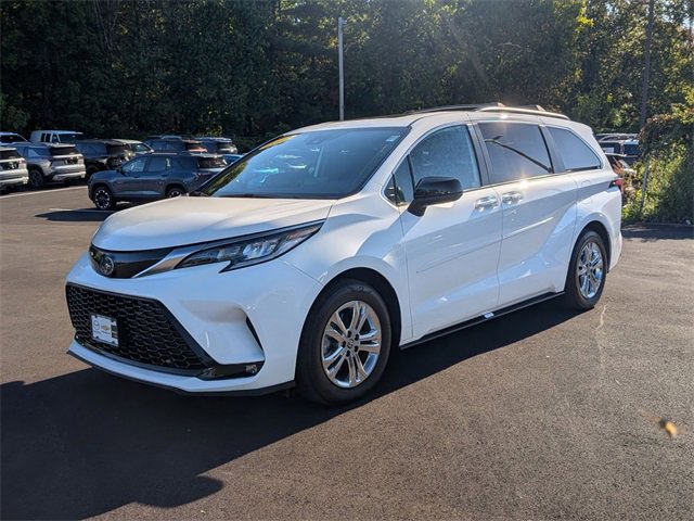 2022 Toyota Sienna XSE photo 7