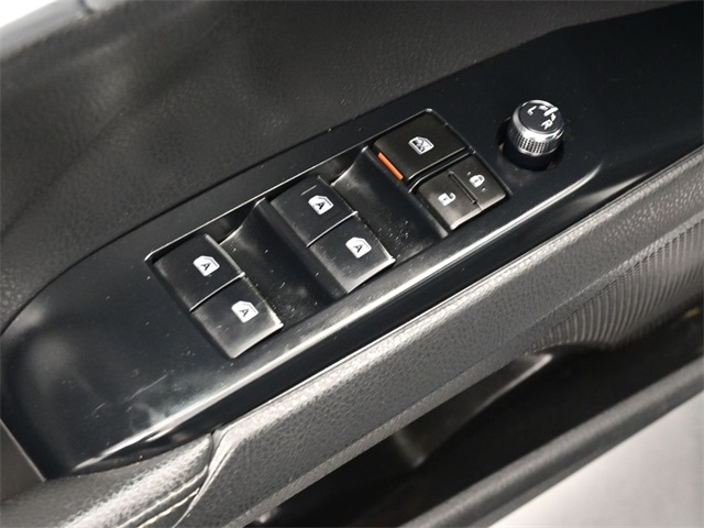 2019 Toyota Camry XSE photo 9