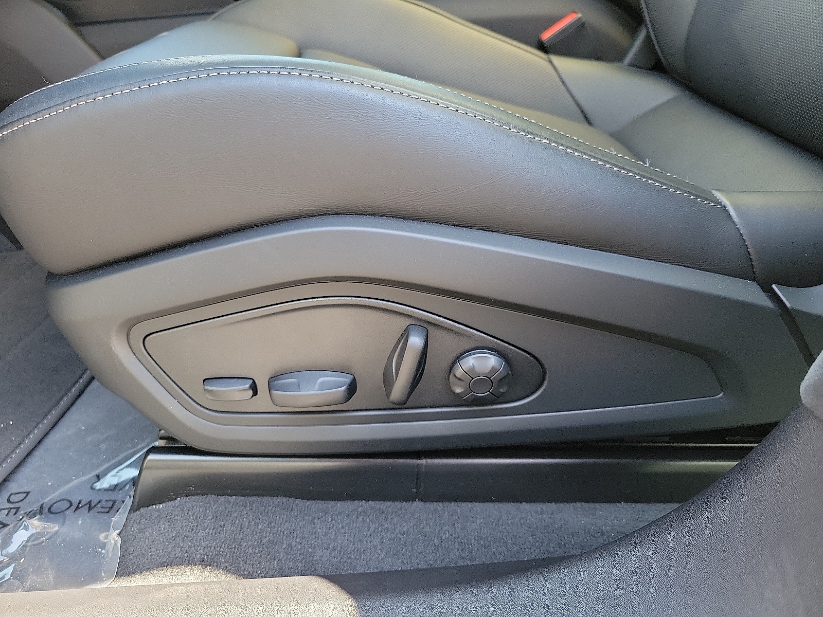 2025 Porsche Taycan Turbo photo 24