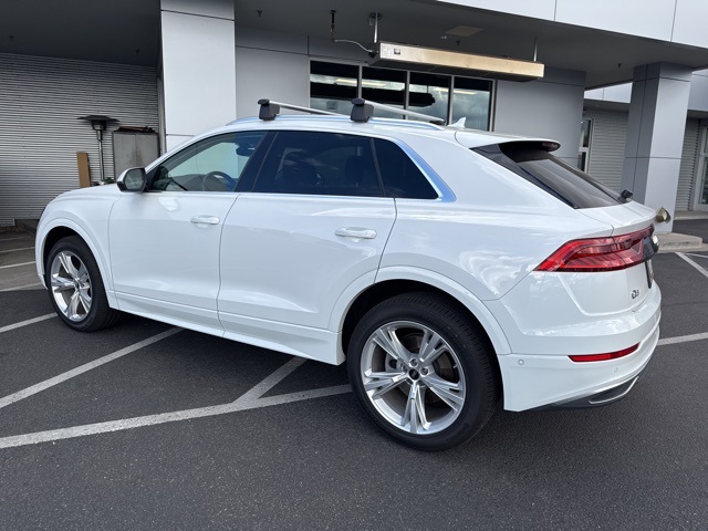 2022 Audi Q8 55 Premium Plus photo 2
