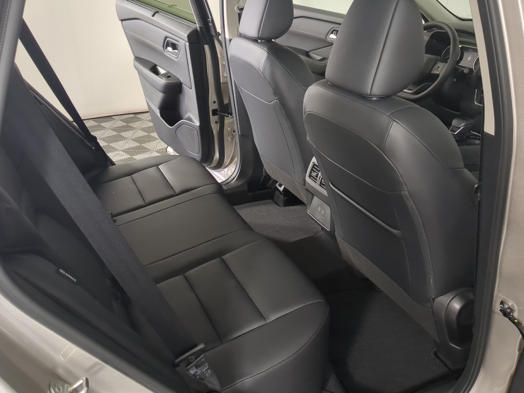 2026 Nissan Rogue SV photo 19