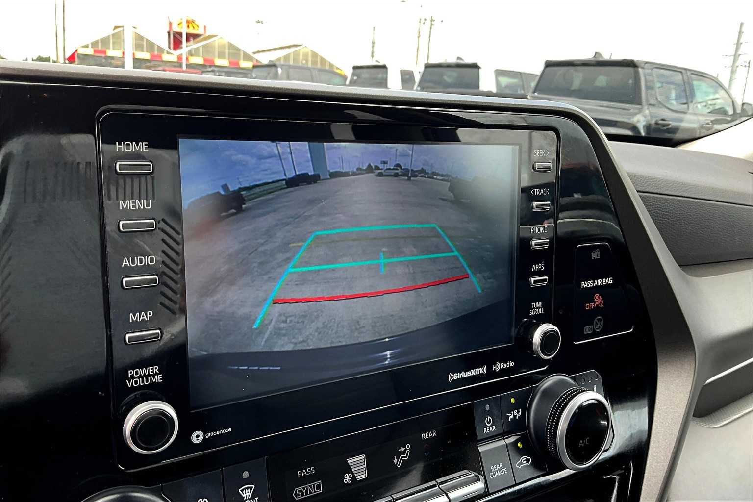 2021 Toyota Highlander Hybrid XLE photo 25