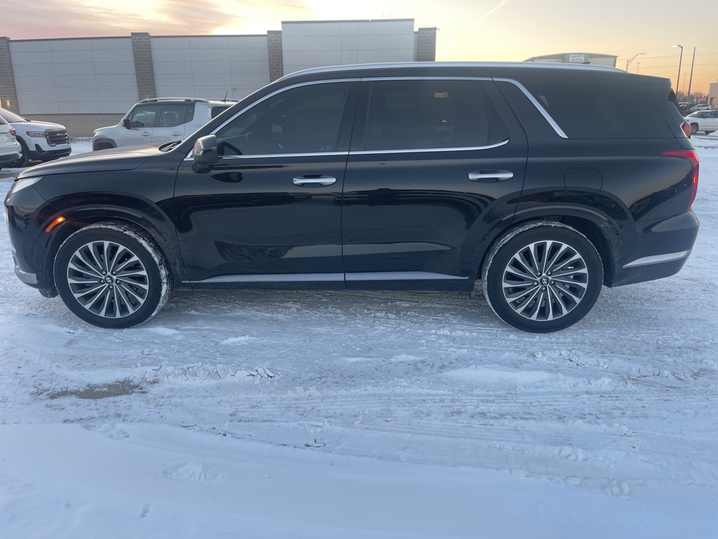 Used 2024 Hyundai Palisade Calligraphy with VIN KM8R7DGE2RU789104 for sale in Kansas City
