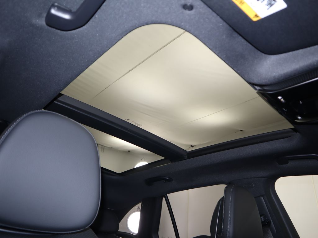 2026 Mercedes Benz GLC 300 photo 16