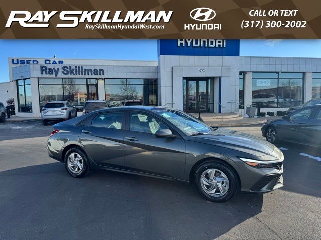 2026 Hyundai Elantra SE's photo