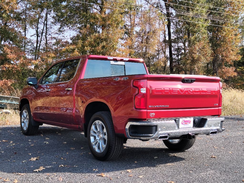 2025 Chevrolet Silverado 1500 LTZ photo 4