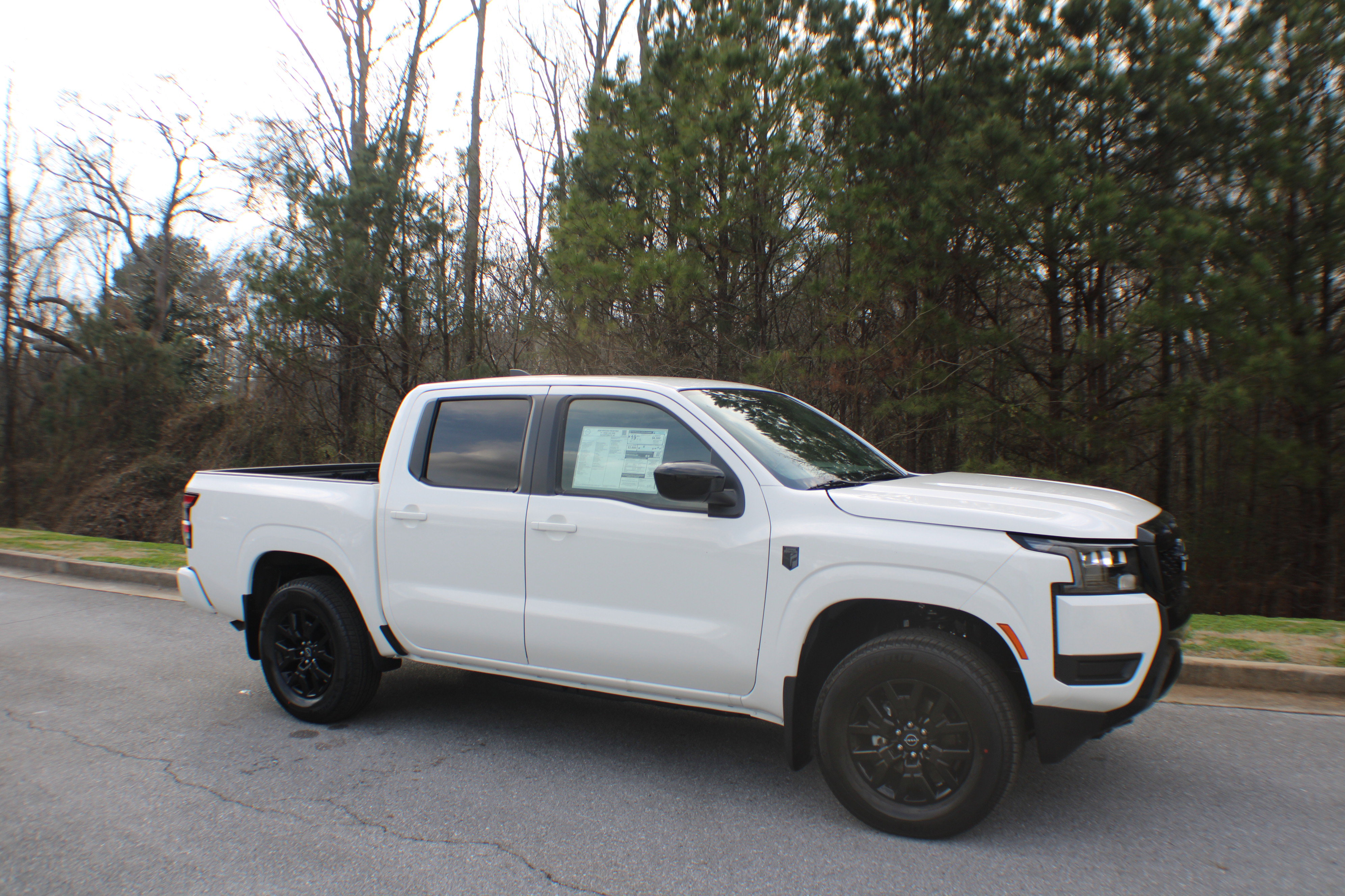 2026 Nissan Frontier SV's photo