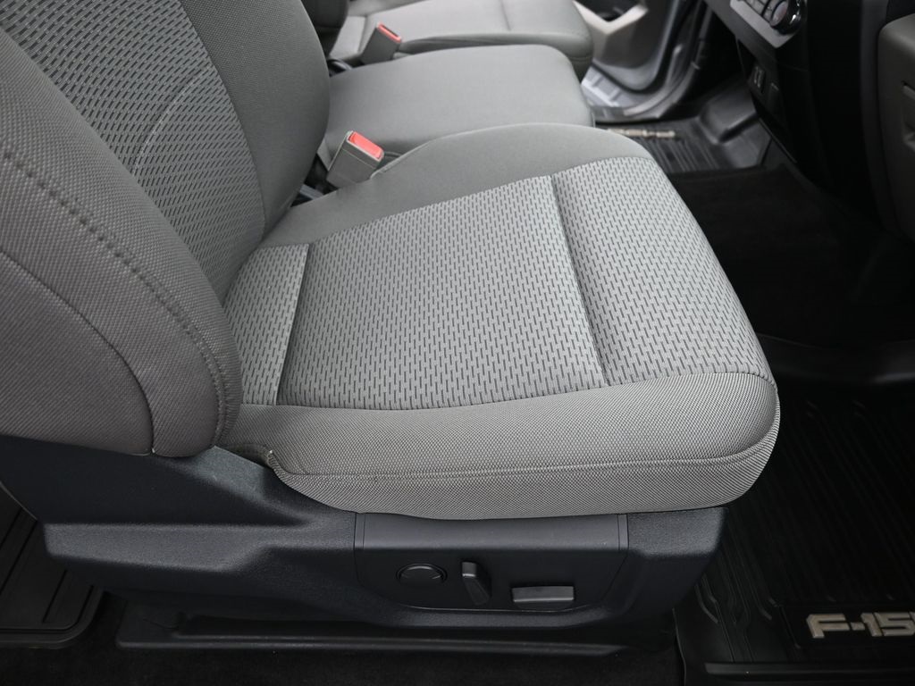 2020 Ford F-150 XLT photo 26