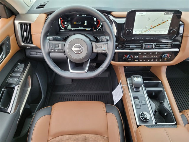 2025 Nissan Pathfinder Platinum photo 13